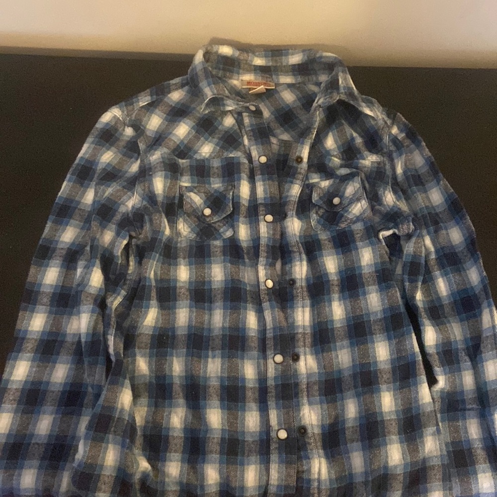 Blue plaid long sleeve shirt size small